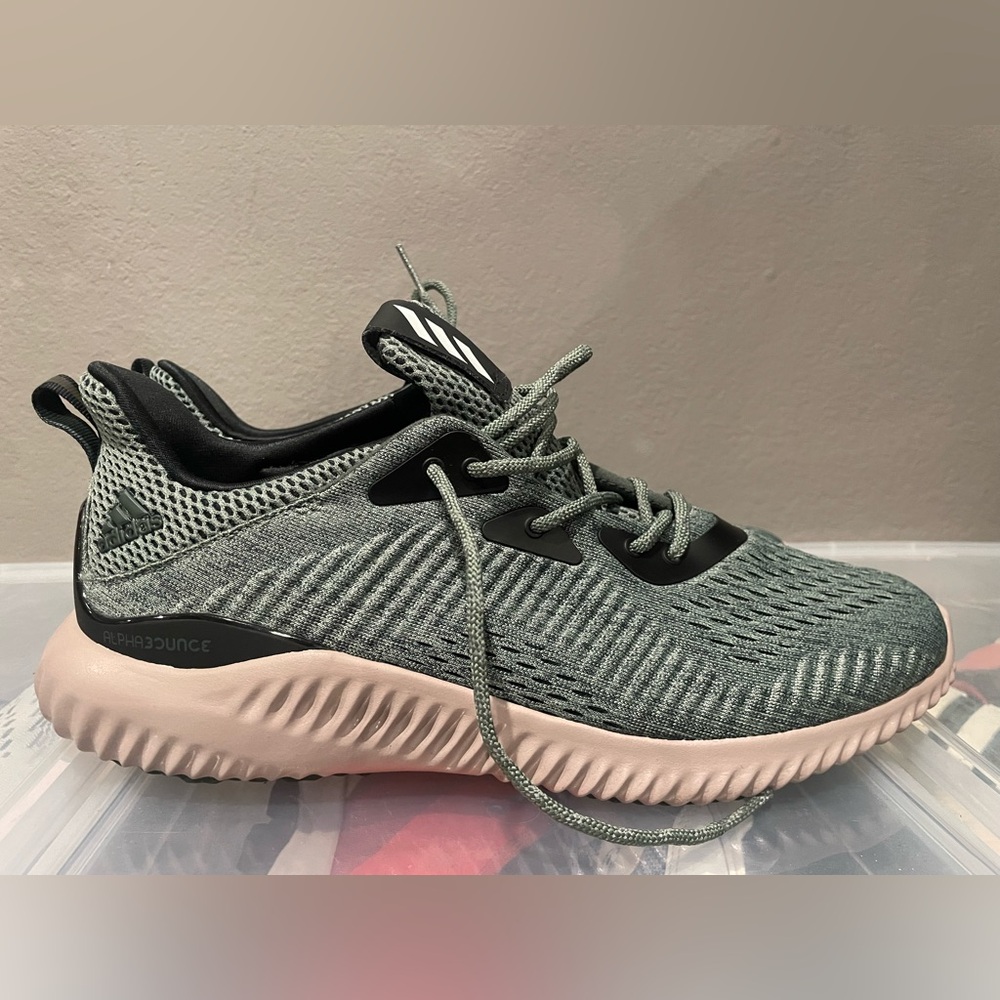 Adidas Alpha Bounce . Men’s 11